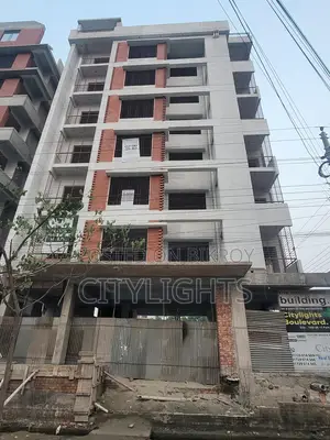 High Quality South West Corner 1550 sft Apartment