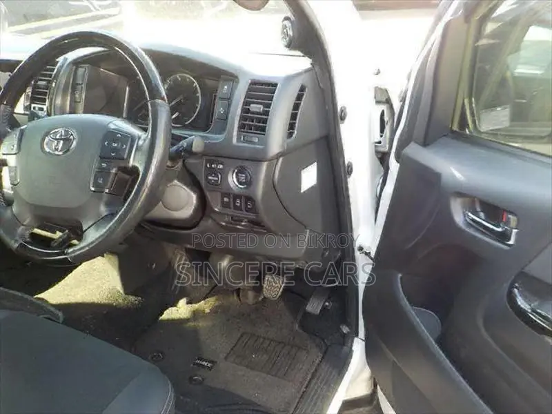 Toyota Hiace SUPER GL DARK PRIME 2022