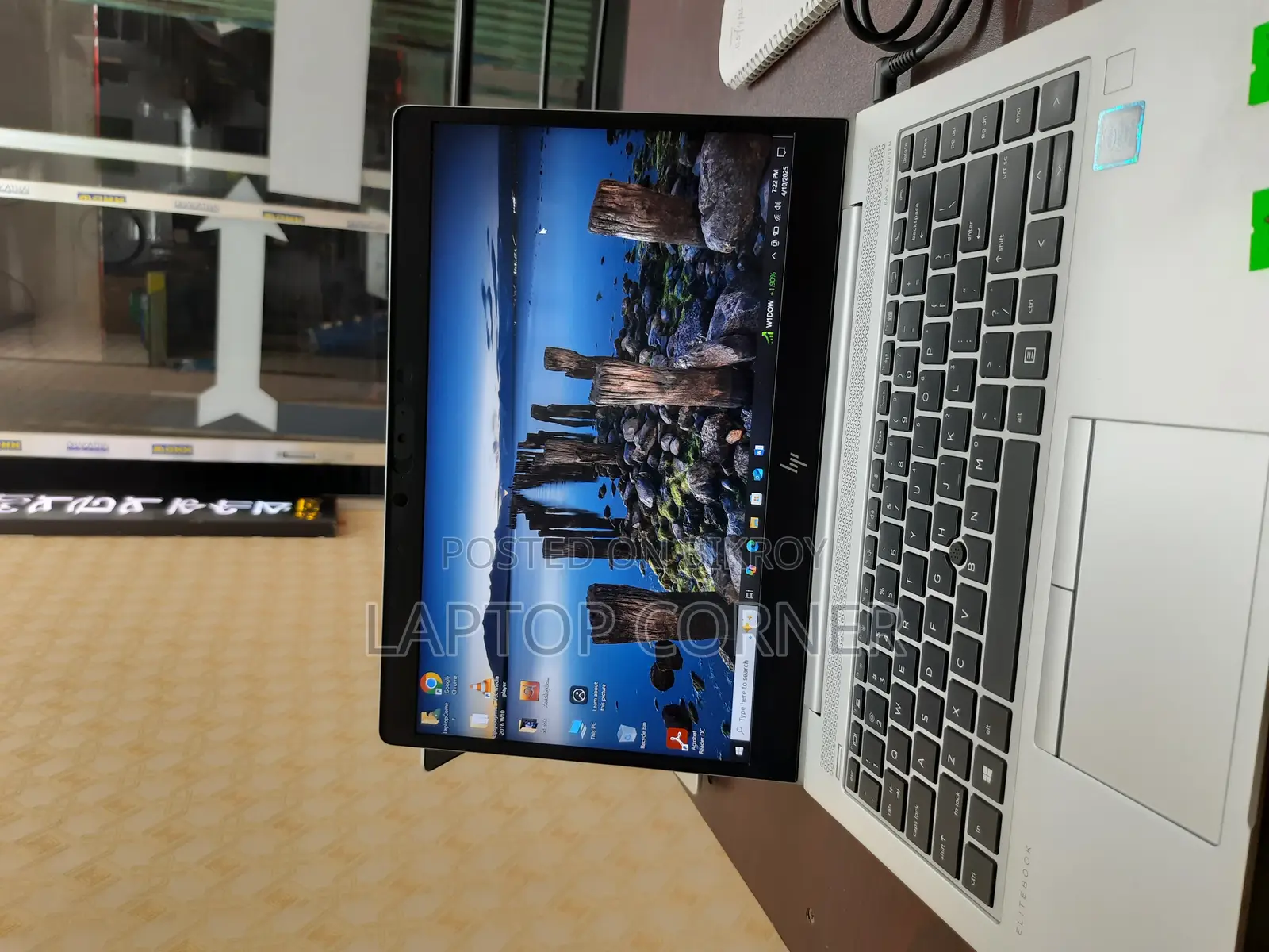 SILVER COLOR G6~~intel Core i5~~8th Gen~~256GB SSD~~8 GB~~FACE LOCK