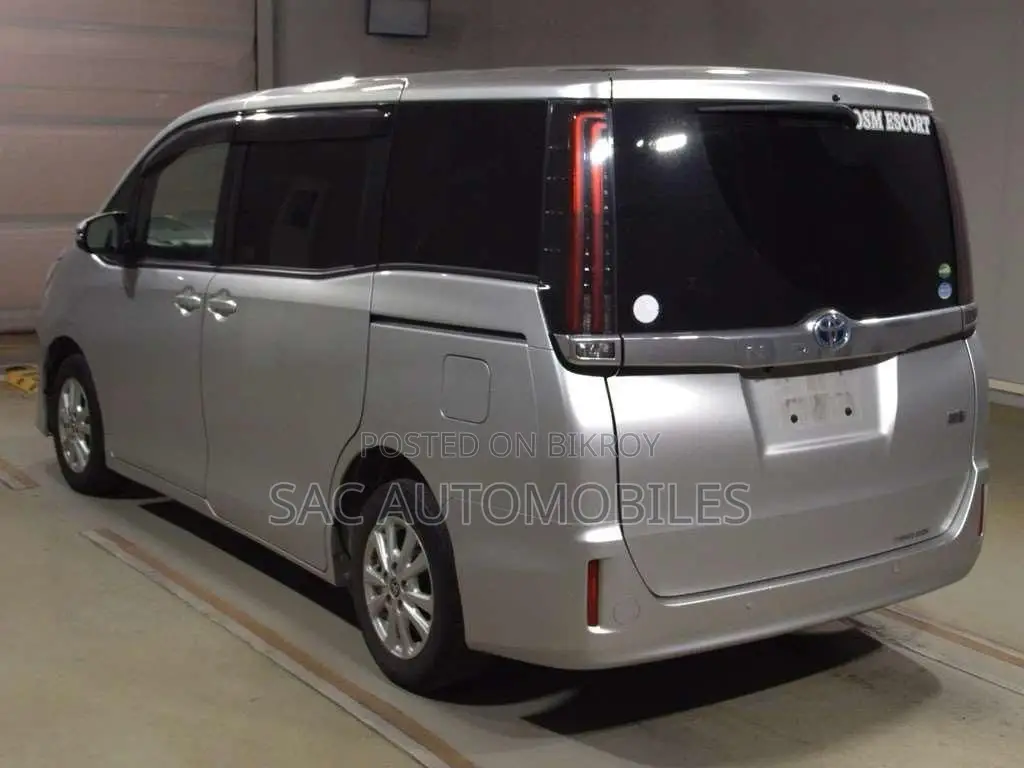 Toyota Noah G edition Hyb 2021