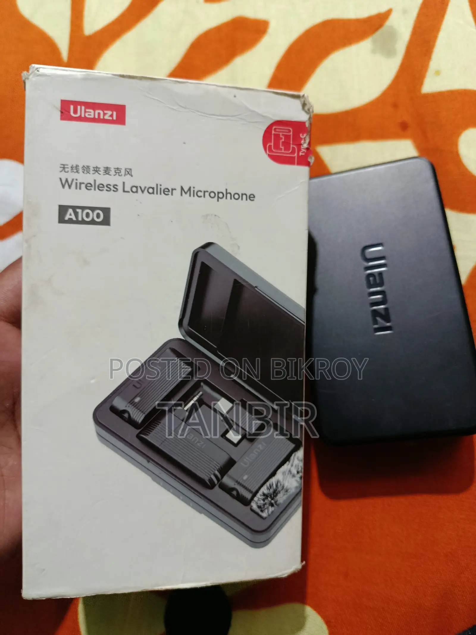 Ulanzi 100 microphone, in pristine condition