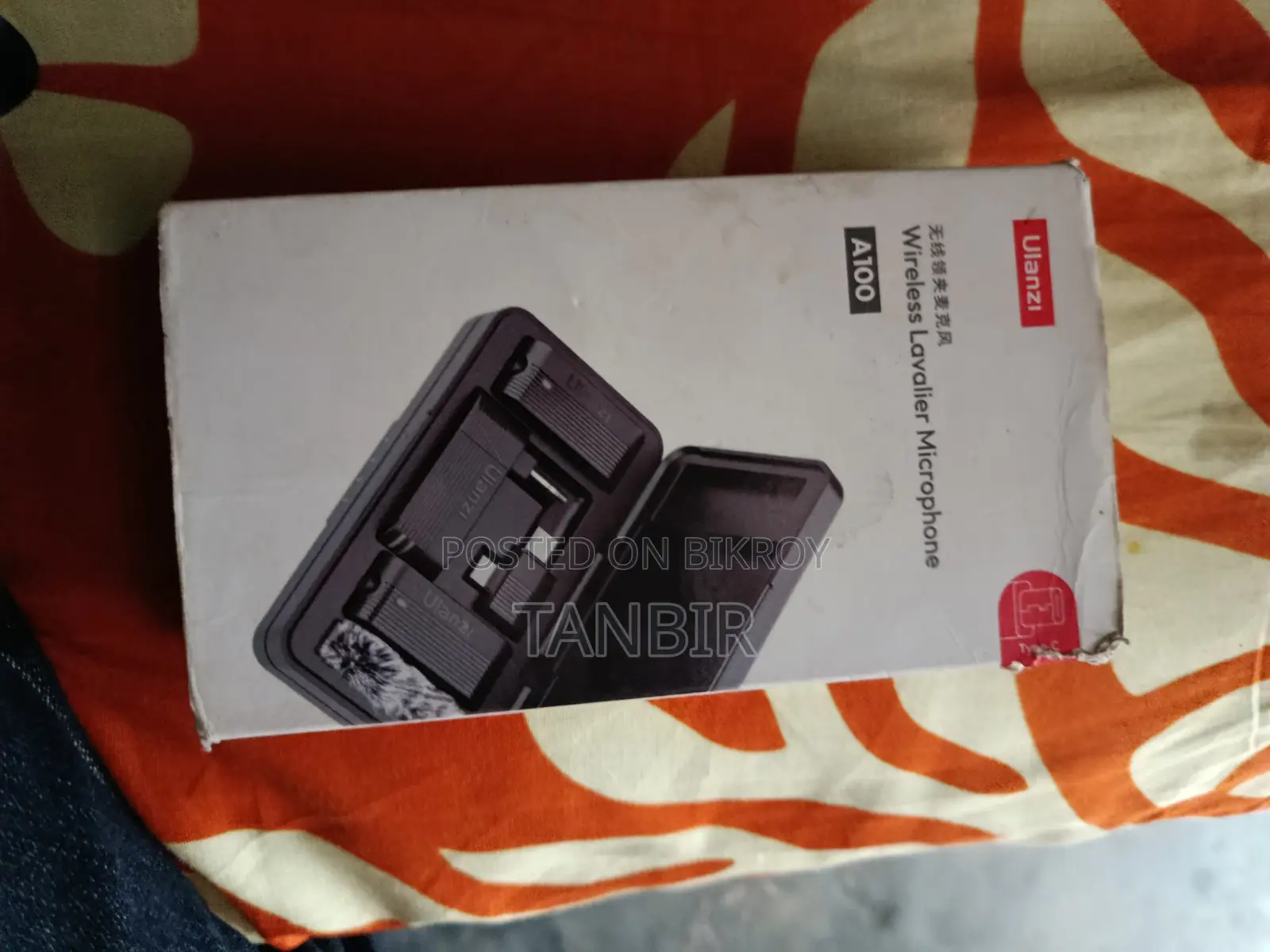Ulanzi 100 microphone, in pristine condition