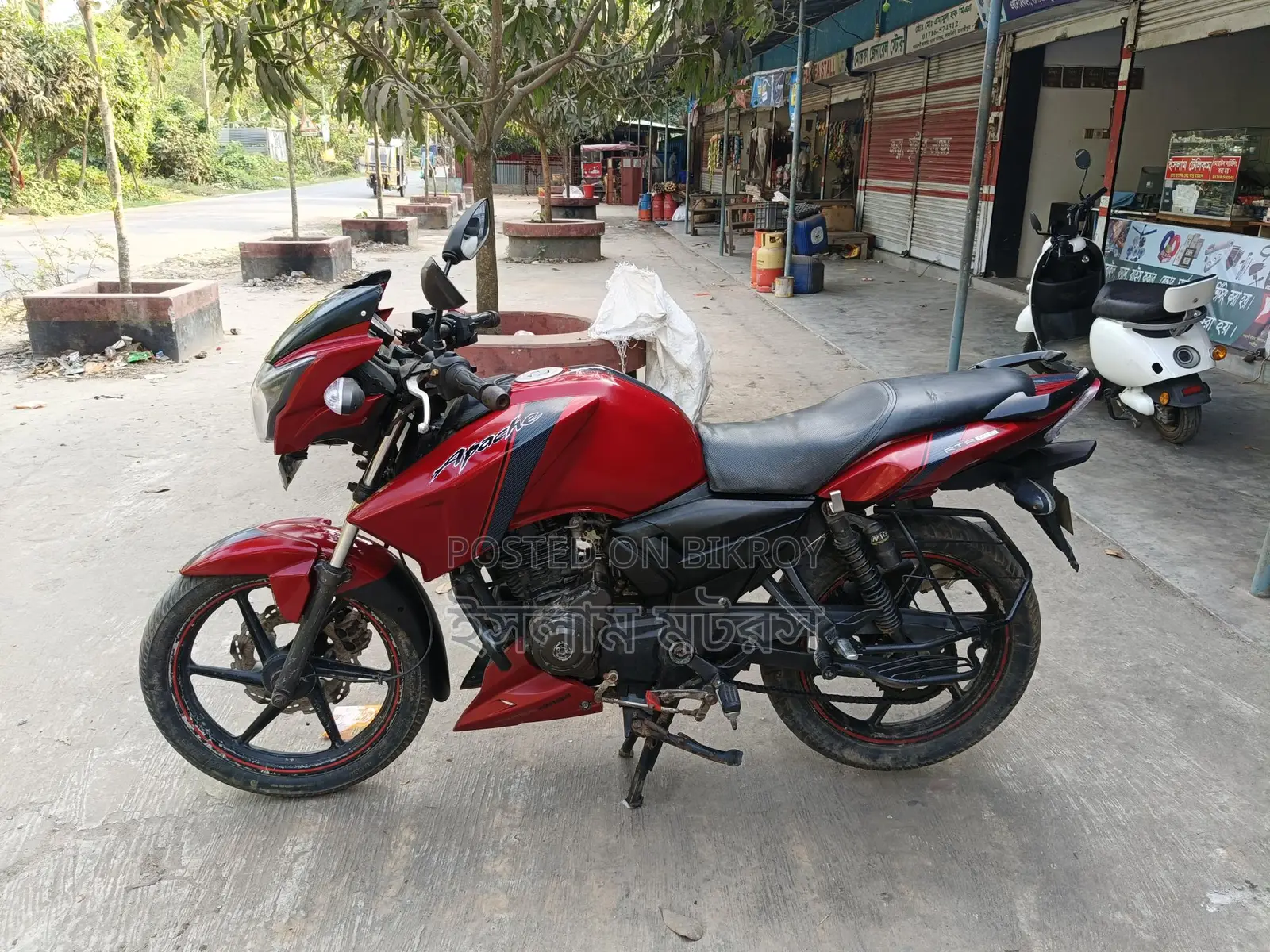 TVS Apache RTR 2013