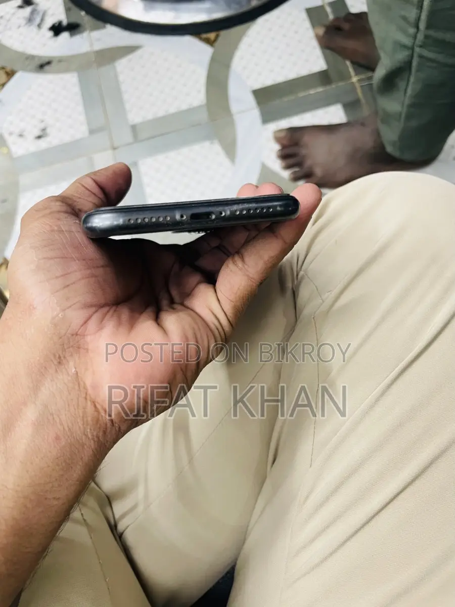 Apple iPhone 11 (Used)