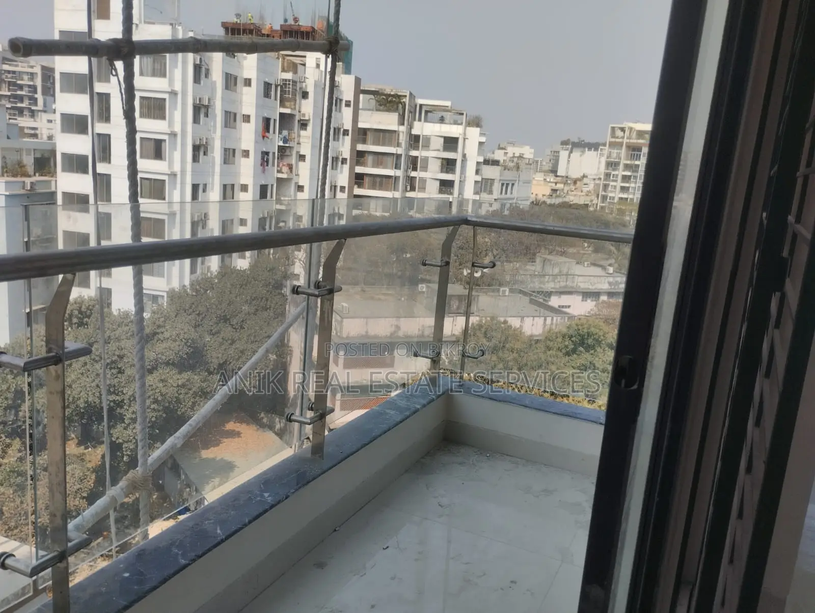 Brand New 3500 Sft Un Farnised Flat Rent At Banani