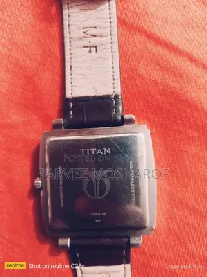 অরিজিনাল টাইটান ঘড়ি