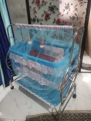 বাচ্চাদের দোলনা