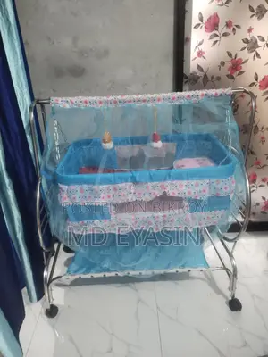 বাচ্চাদের দোলনা