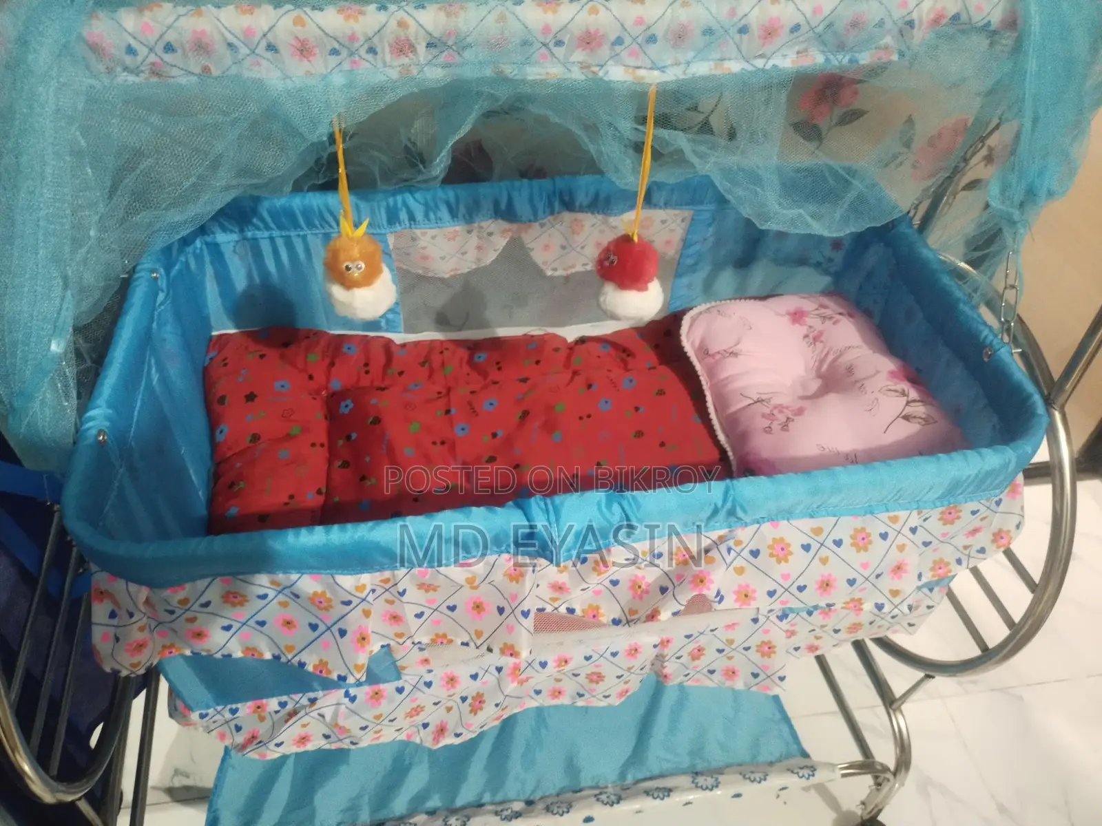 বাচ্চাদের দোলনা