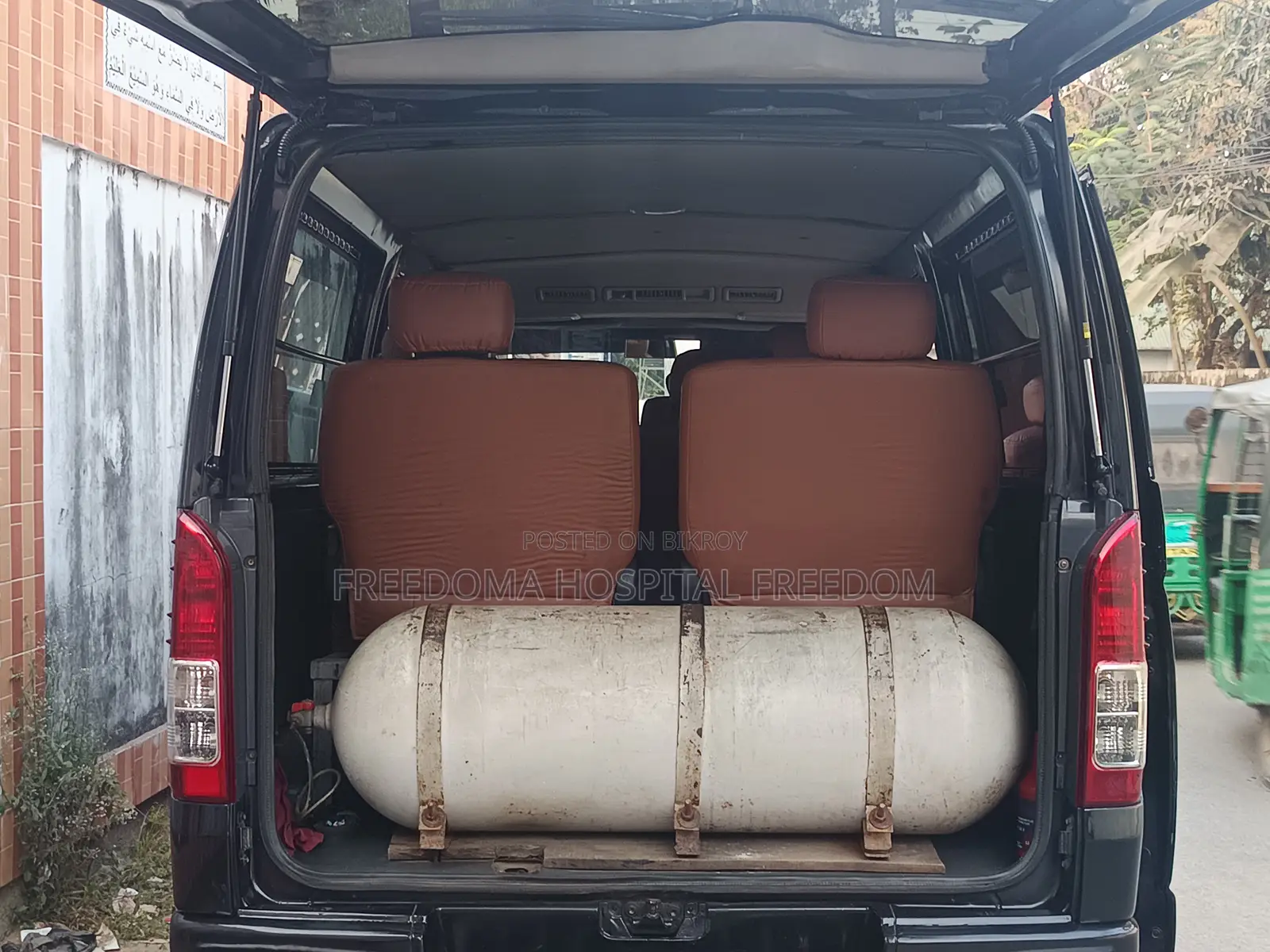 Toyota Hiace Black 2009