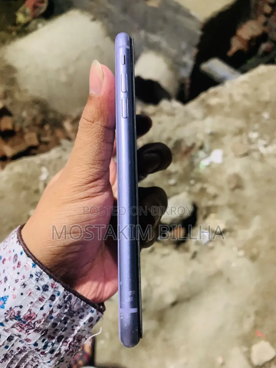 Apple iPhone 11 (Used)