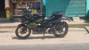 Suzuki Gixxer SF 2024