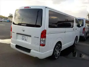 Toyota Hiace SGL Dark P-II Pack. 2020