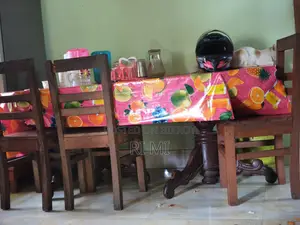 Dining table for sale