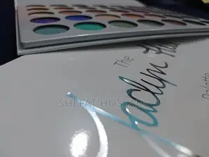 মেকআপ আইটেম
