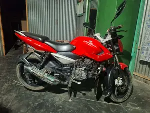 Bajaj Pulsar 135 . 2014
