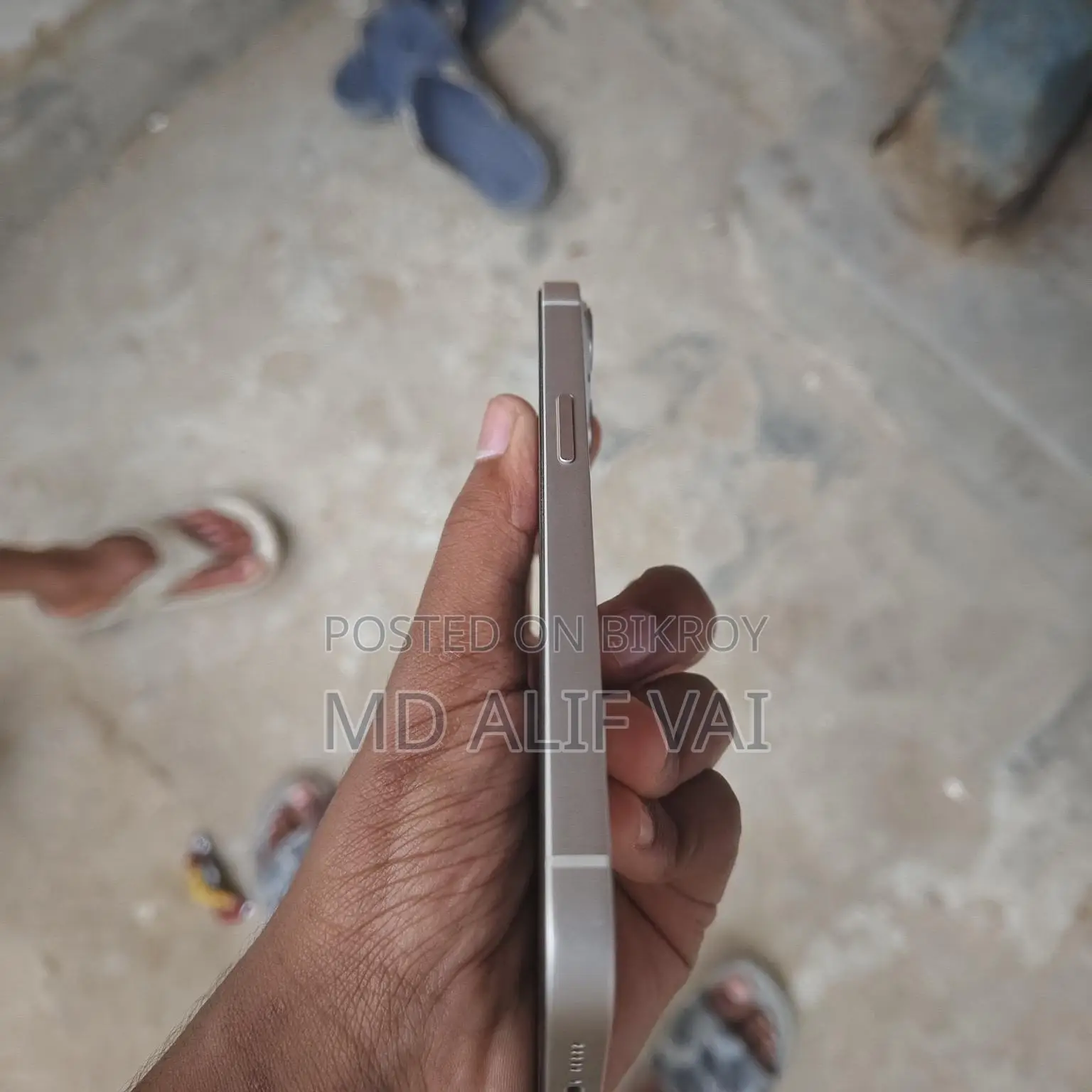 Apple iPhone 13 (Used)