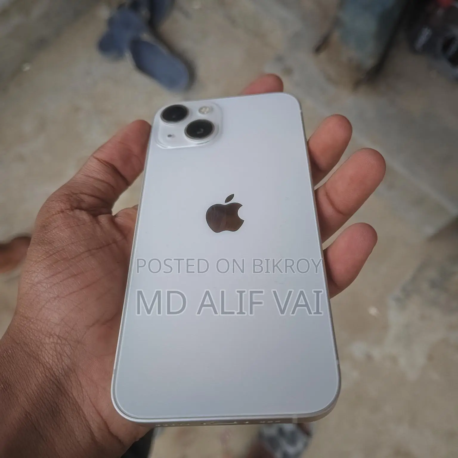 Apple iPhone 13 (Used)
