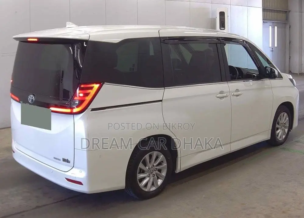 Toyota Noah Z PKG PEARL 360 CAM 2023