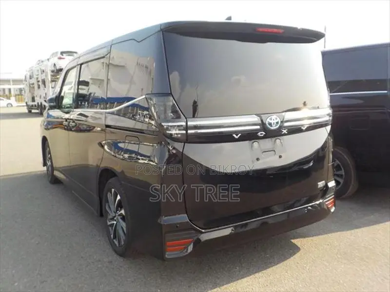 Toyota Voxy S-z Pack. 2022