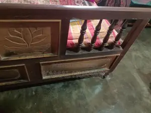 Korai Wood Bed 6x7 Feet