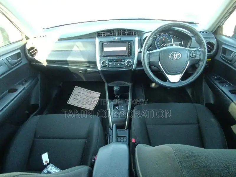 Toyota Fielder Hybrid EX 2020