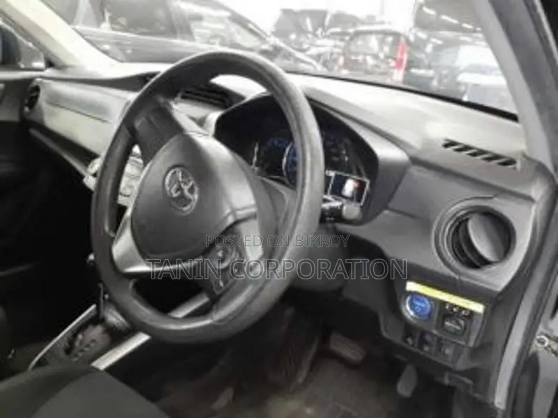 Toyota Fielder Hybrid EX 2020