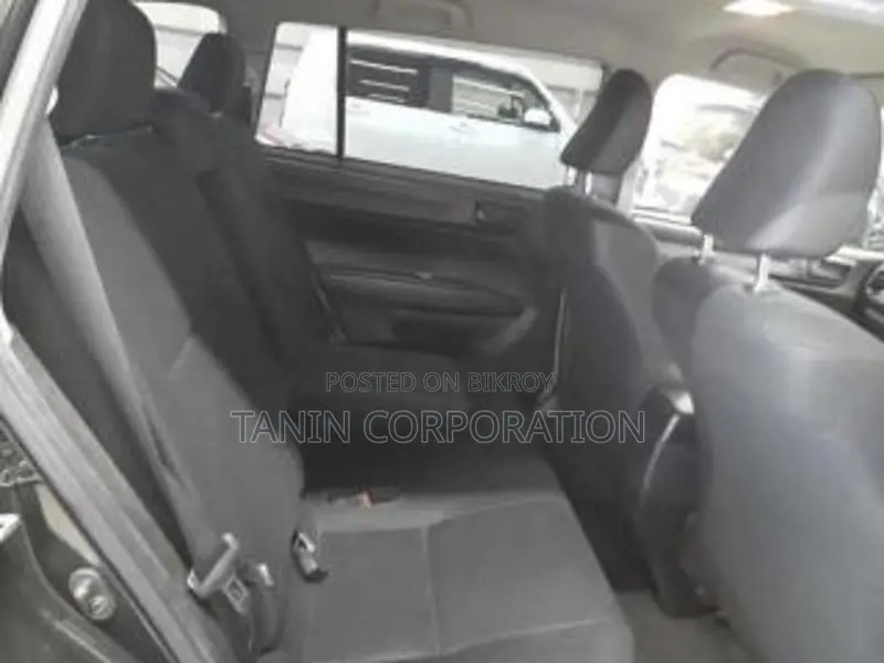 Toyota Fielder Hybrid EX 2020