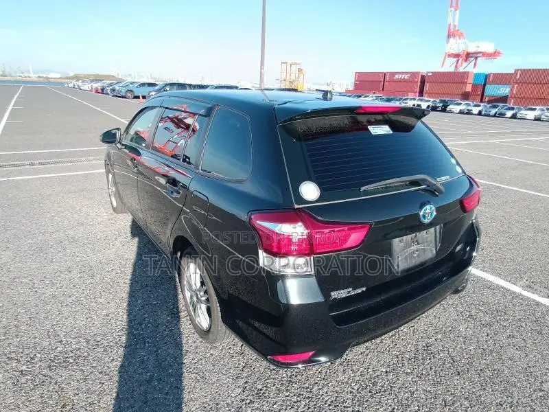 Toyota Fielder Hybrid EX 2020