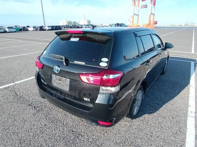 Toyota Fielder Hybrid EX 2020