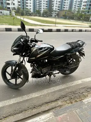 Bajaj Pulsar 150 . 2017