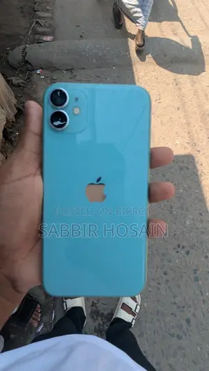 Apple iPhone 11 . (Used)