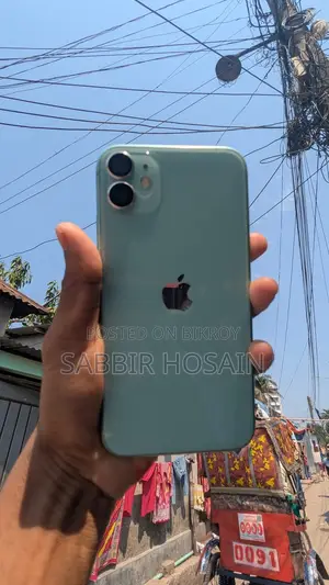 Apple iPhone 11 . (Used)