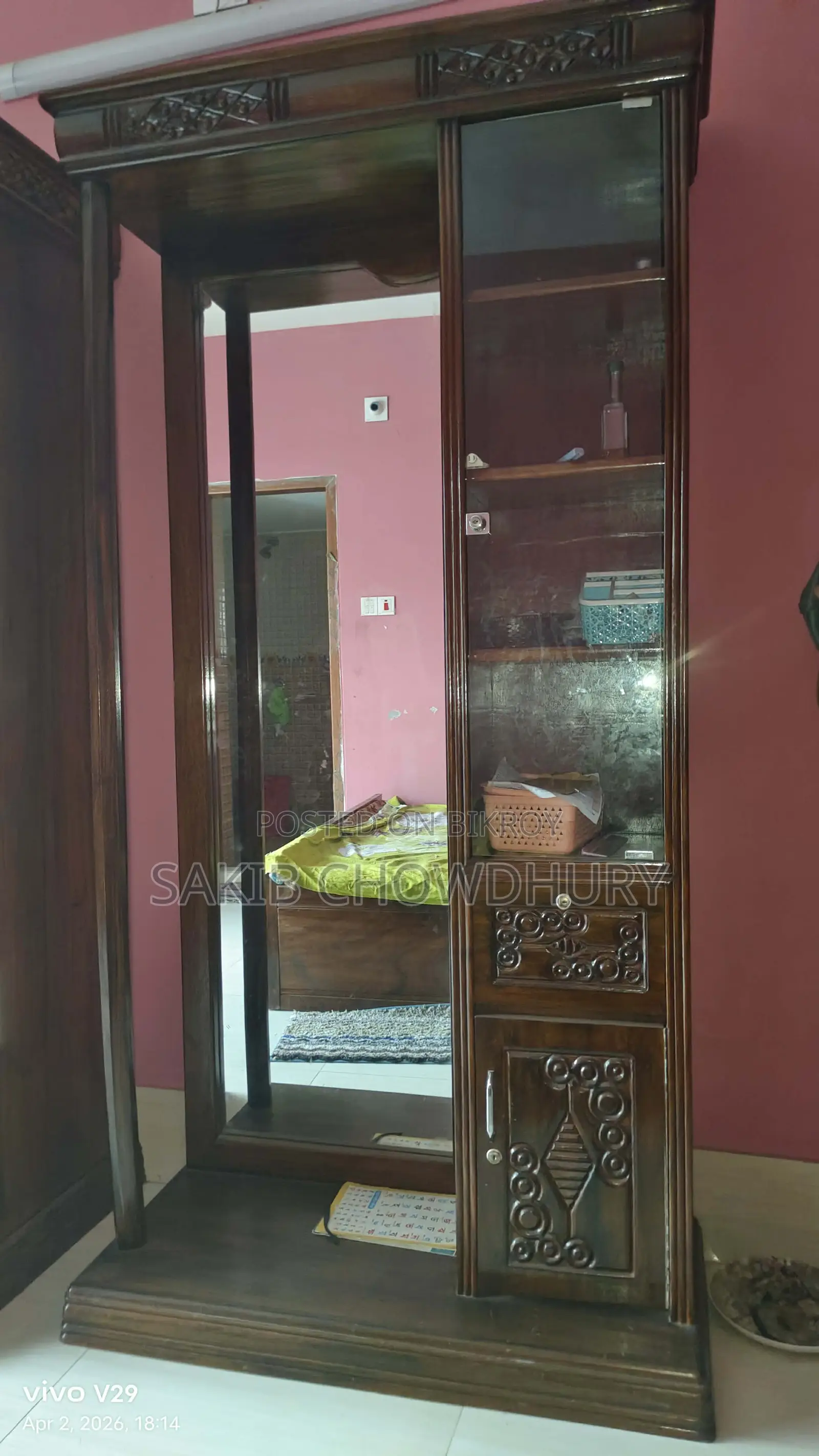A used dressing table for sale.