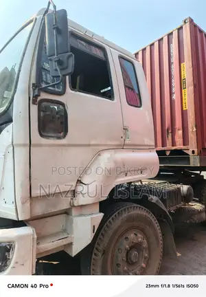 Ashok Leyland U 3118il Sinotruk Howo 2016