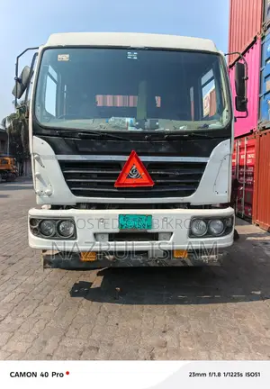 Ashok Leyland U 3118il Sinotruk Howo 2016