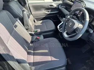 Toyota Noah G hybrid New shape 2022