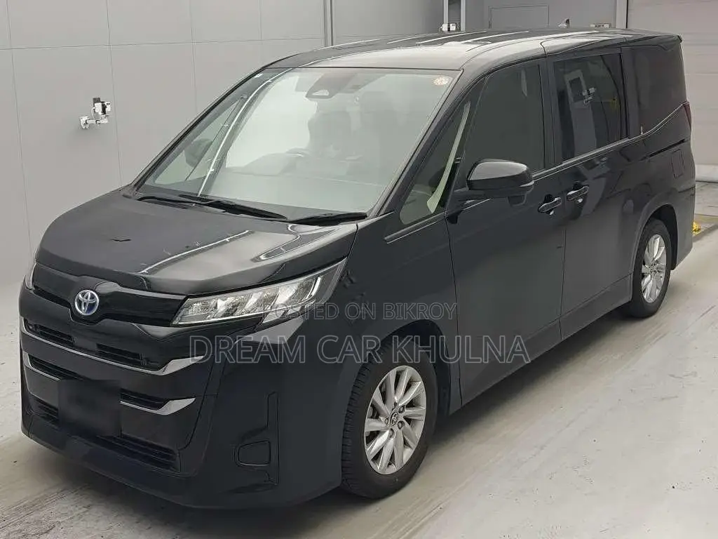 Toyota Noah G hybrid New shape 2022