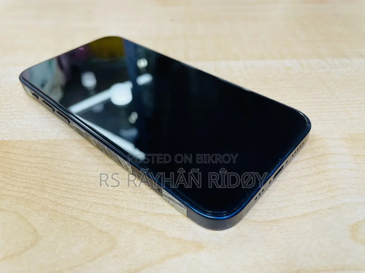 Apple iPhone 12 (Used)