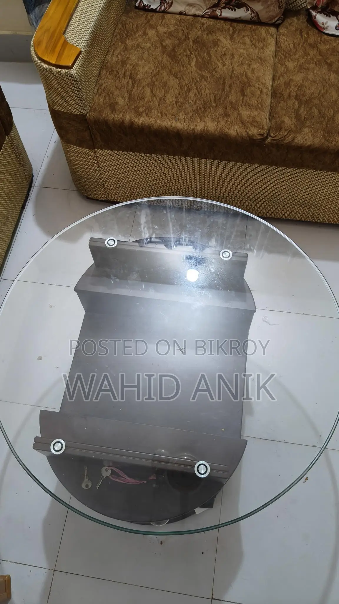 5 Seat Sofa with Big Round Tea Table