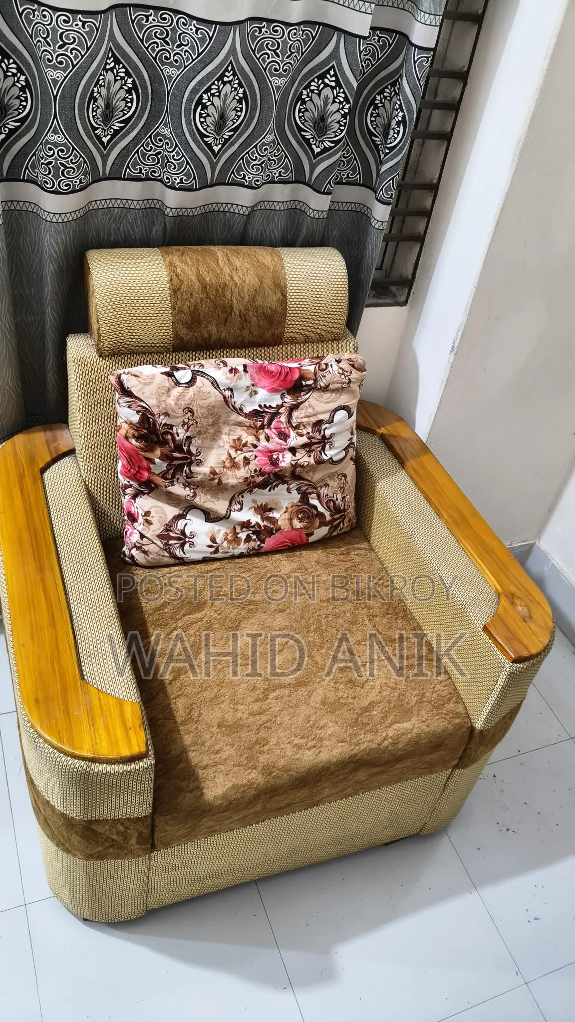 5 Seat Sofa with Big Round Tea Table