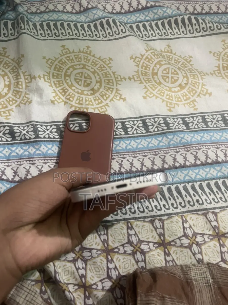 Apple iPhone 13 (Used)