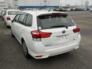 Toyota Fielder Ex 2020