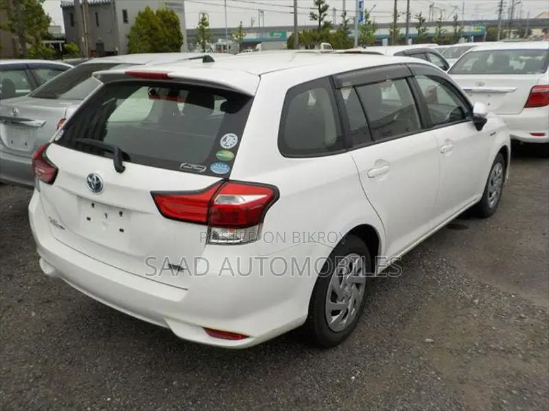 Toyota Fielder Ex 2020
