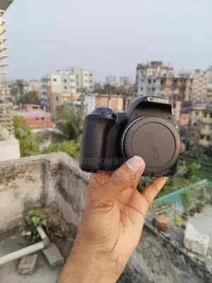 200d body only, in excellent condition