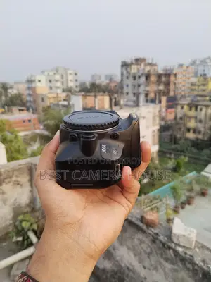 200d body only, in excellent condition