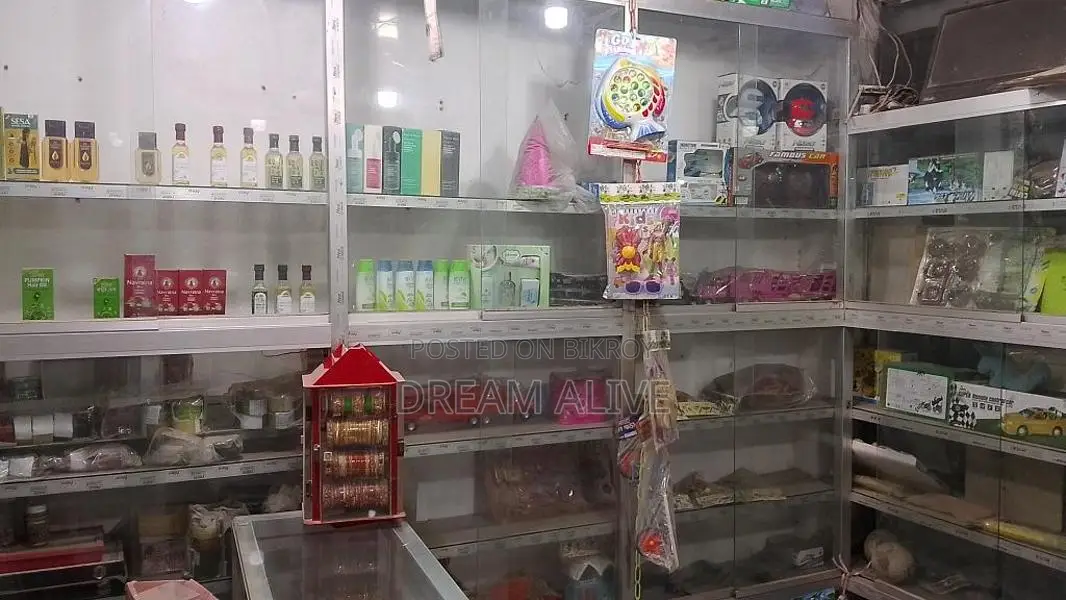 কসমেটিক্স দোকানর ডেকোরেশন