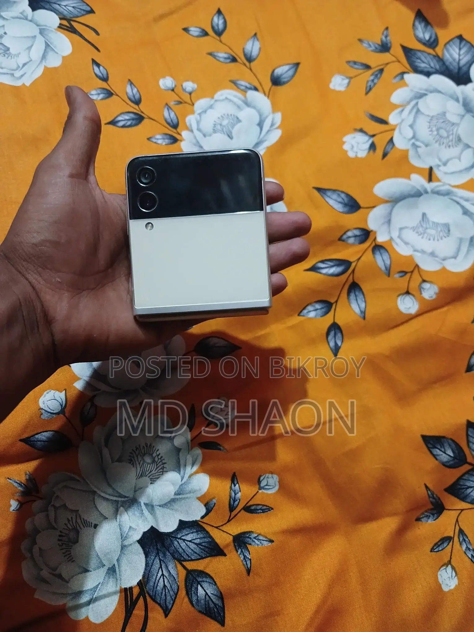 Samsung Galaxy Z Flip 4 (Used)