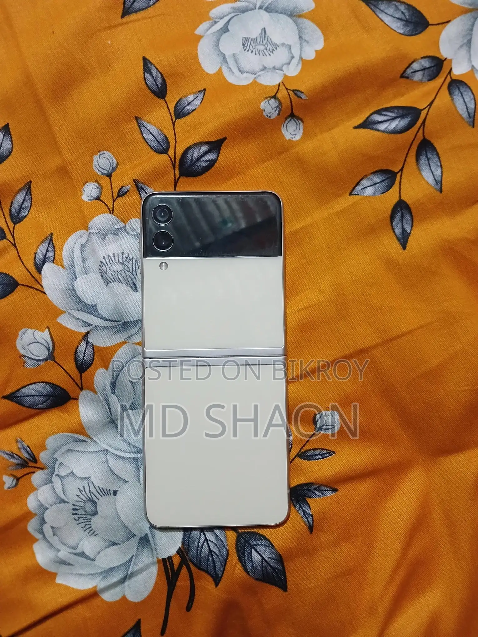 Samsung Galaxy Z Flip 4 (Used)