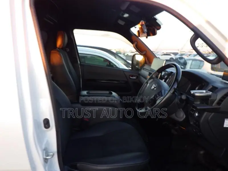 Toyota Hiace DARKPRIME POWER DOOR 2022